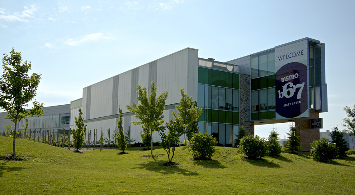 Durham College building featuring Aluminum Composite Panels (ACM panels) cladding in Ontario, Canada